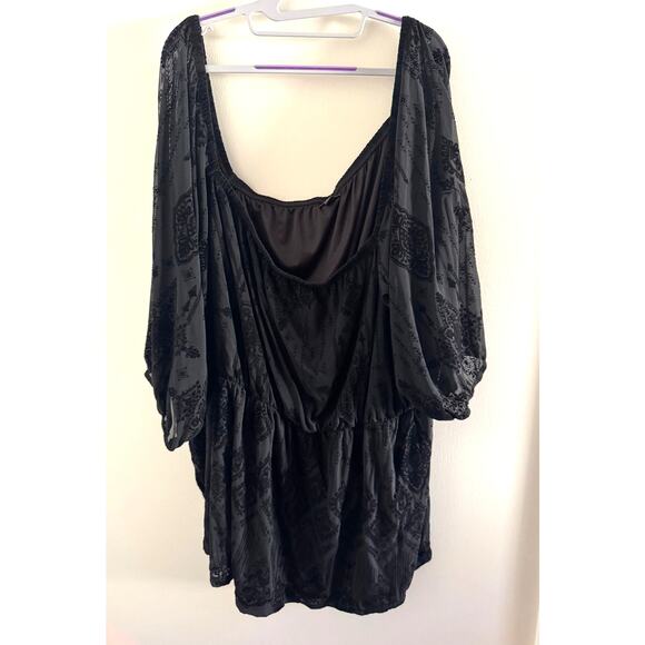 Torrid Size 6 Black Flocked Mesh Square Neck Puff‎ Sleeve Peasant Top Stretch - Picture 3 of 5
